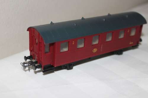 PIKO H0 1:87 B Belgian Railway 2.class coach, used but very good condition