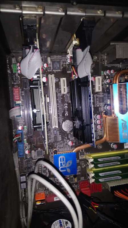 Asus P5Q Deluxe destkop pc