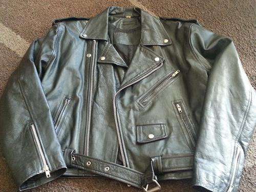 STUNNING LEATHER JACKET