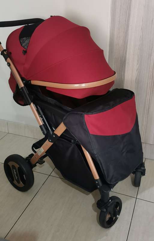 Ultra-lightweight Folding Travel Baby Stroller - Maroon Color