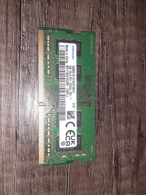 hp NOTEBOOK i3-5005u, 8gb ram, 215GB SSD