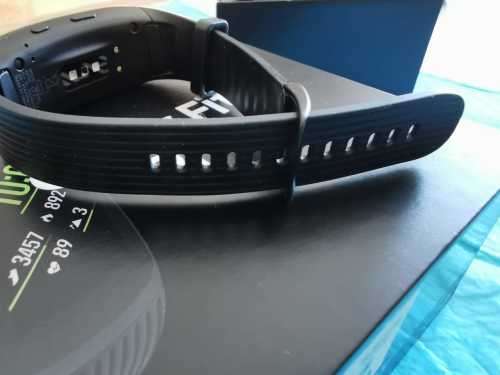 Samsung Fit2 Pro - Local Stock - Large Black (SM-R365)