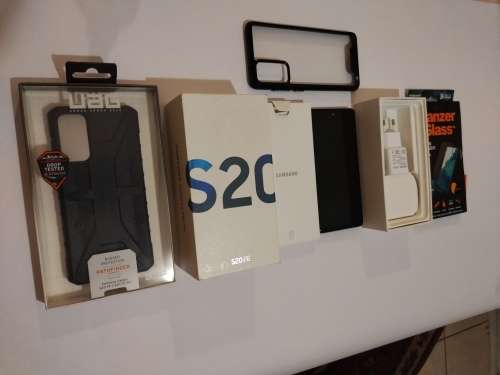 Samsung Galaxy S20FE  -Cloudy Navy -  Dual Sim -SM-G780G/DS - Snapdragon Version with extras