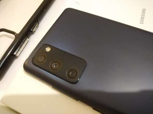 Samsung Galaxy S20FE  -Cloudy Navy -  Dual Sim -SM-G780G/DS - Snapdragon Version with extras