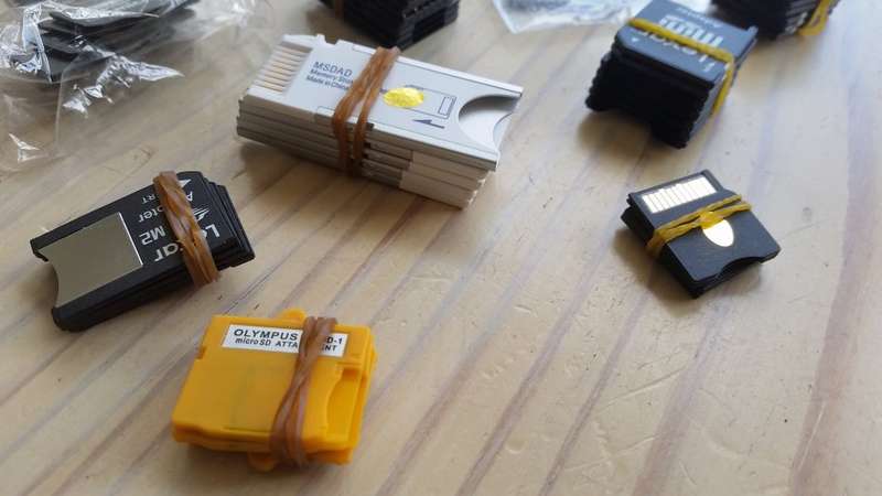 Selection of memory card adapters (lot sale)