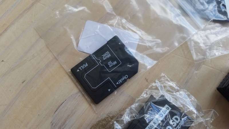 Selection of memory card adapters (lot sale)