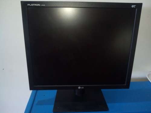 LG Flatron L1919S (Black)