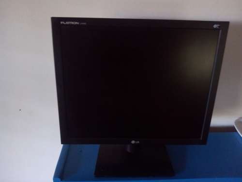 LG Flatron L1919S (Black)