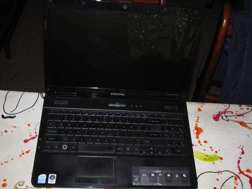 Acer eMachines E725 Laptop