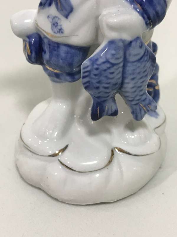 Beautiful Blue on White Porcelain Ceramic Eastern  figure