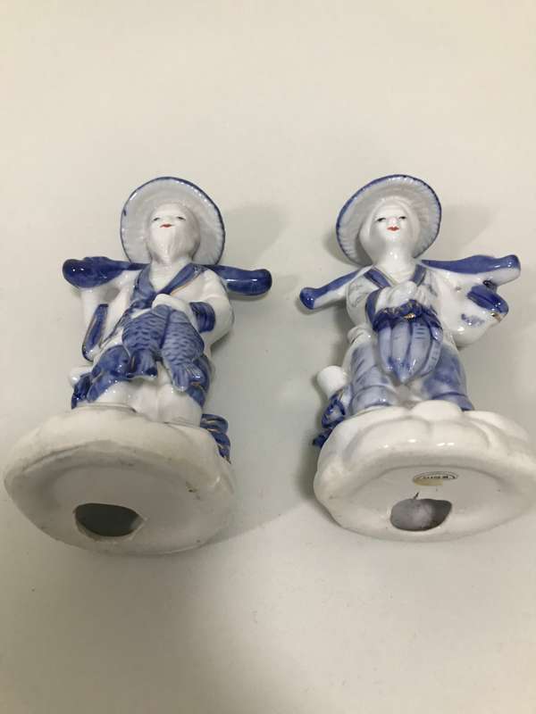Beautiful Blue on White Porcelain Ceramic Eastern  figure