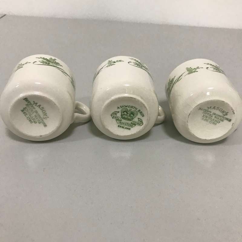 Windsor castle cups Espresso size Made in England 20th Century