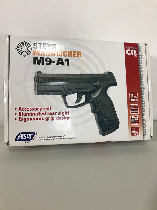 Pistol Air Gas Steyr Mannlicher M9-A1 and Metal Pellets and 5 Gas bottles Original  Box