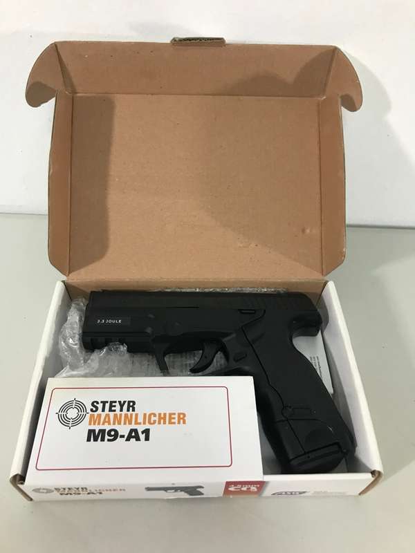 Pistol Air Gas Steyr Mannlicher M9-A1 and Metal Pellets and 5 Gas bottles Original  Box