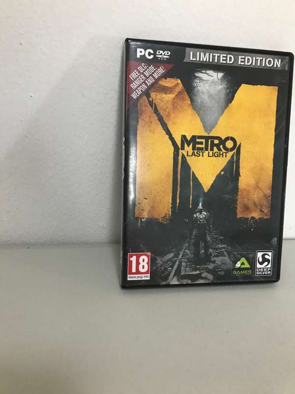 PC DVD ROM Metro of Last LIGHT Limited Edition  Original cover and book