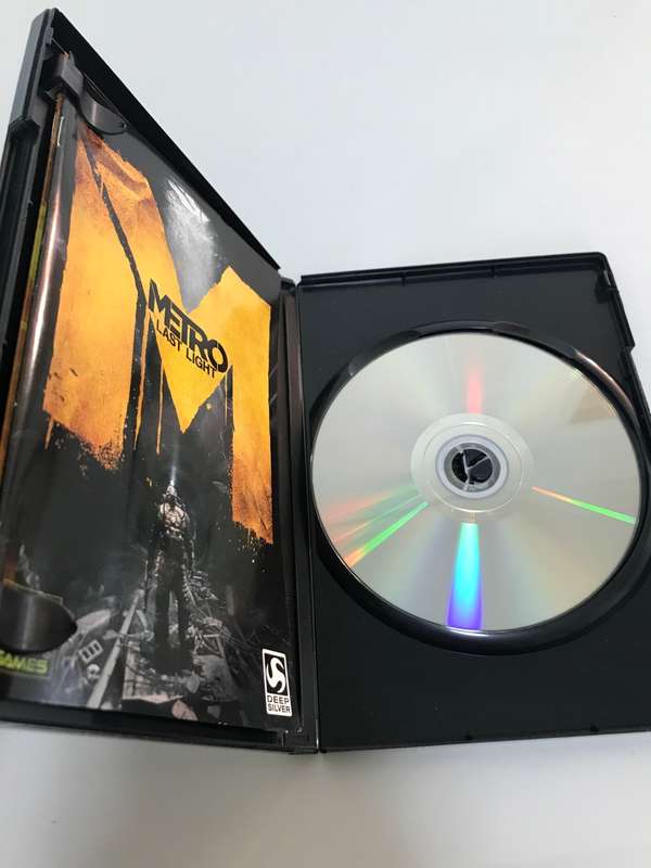 PC DVD ROM Metro of Last LIGHT Limited Edition  Original cover and book
