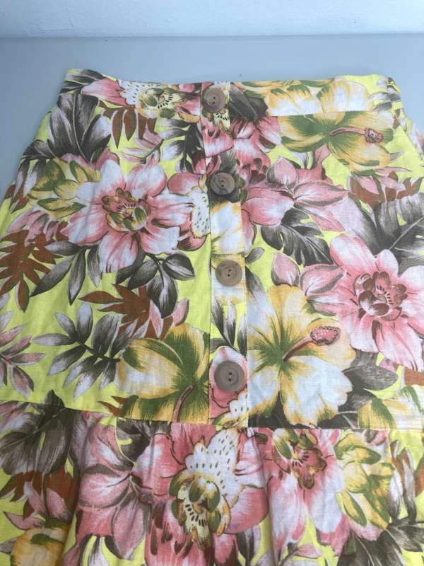 ZARA Floral skirt size Small. made in Morocco