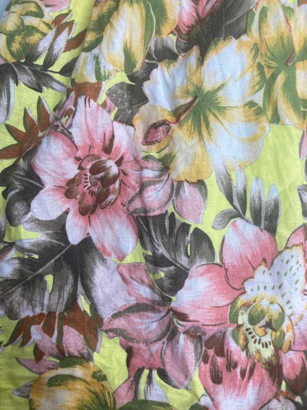 ZARA Floral skirt size Small. made in Morocco