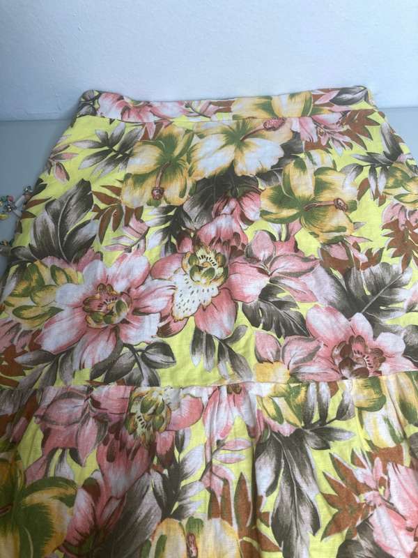 ZARA Floral skirt size Small. made in Morocco