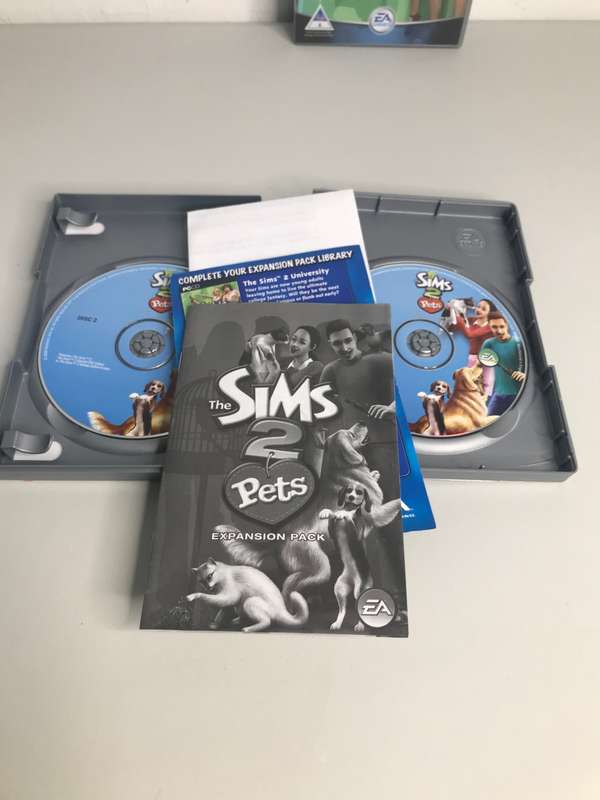 PC DVD The Sims 2 Pack Bundle, Expansion packs Pets 2 disks and University 2 disks