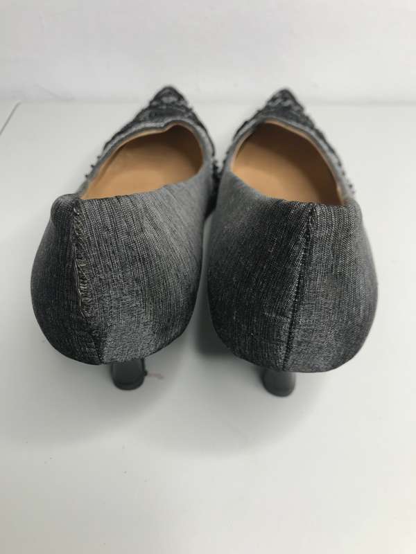 Fancy low hill beaded grey shoe size 7
