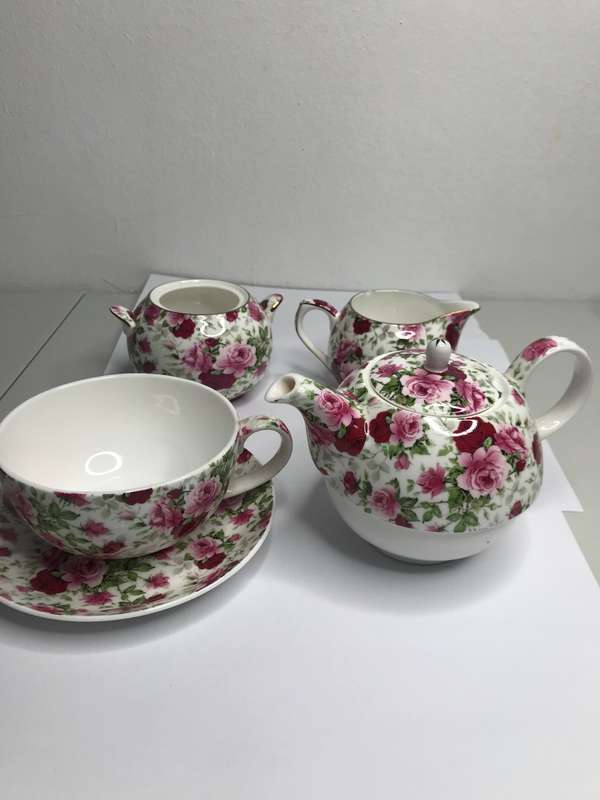 Maxwell Williams tea set