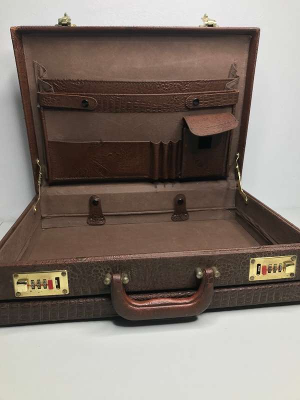 Briefcase Crocadile Skin Brown combination lock Inner Sleeves second hand