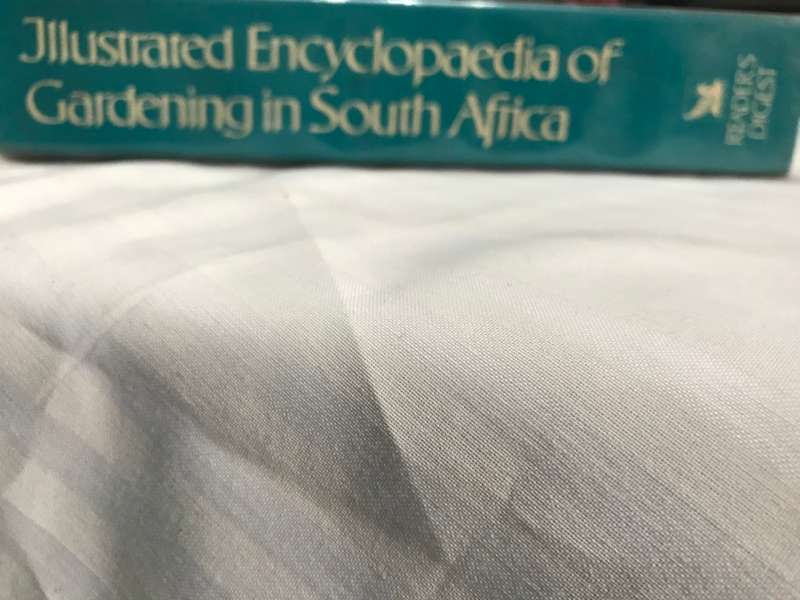 Illustrated Encyclopedia of Gardening in South Africa Readers Digest