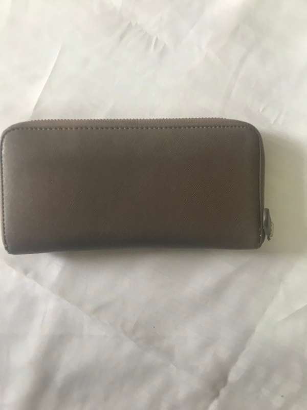 Compact Zip Purse