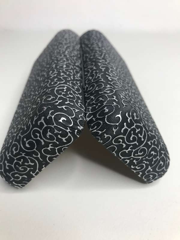 Eyewear/ Glasses Holder Beautiful Black and Silver Design