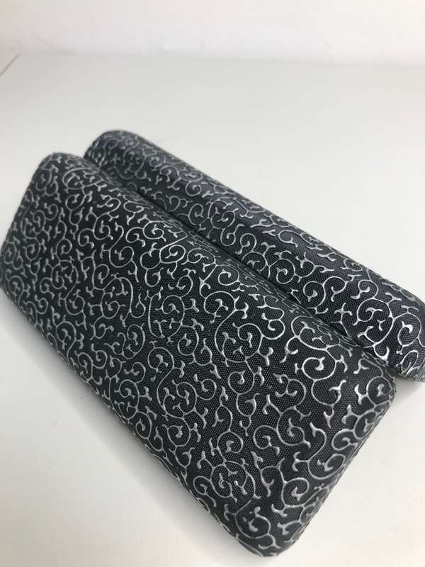 Eyewear/ Glasses Holder Beautiful Black and Silver Design