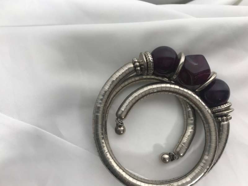 Exquisite Light weight lobster claw bangle Great gift