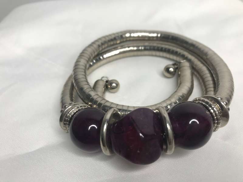 Exquisite Light weight lobster claw bangle Great gift