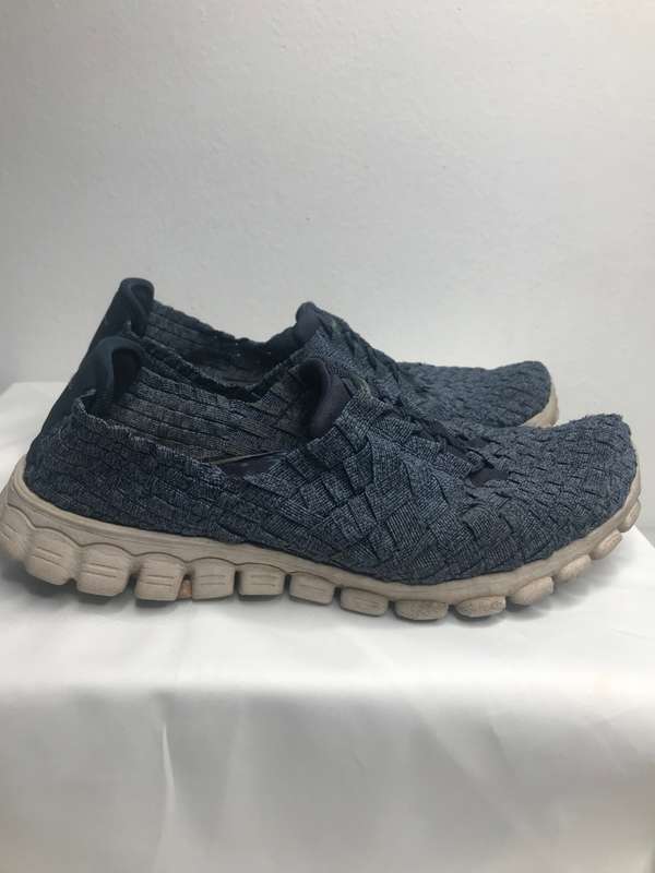 Skechers women's sneakers blue size 6