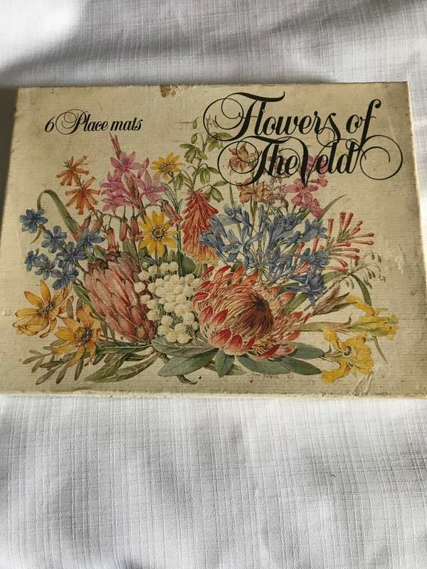 Place mats  6 inside box