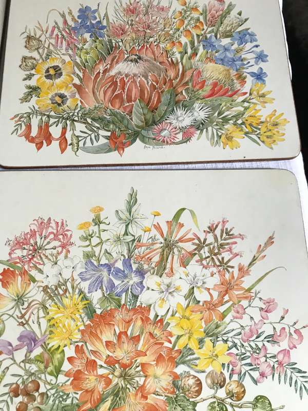 Place mats  6 inside box