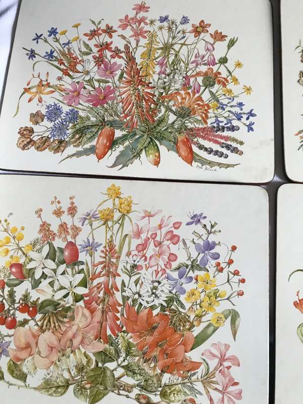 Place mats  6 inside box