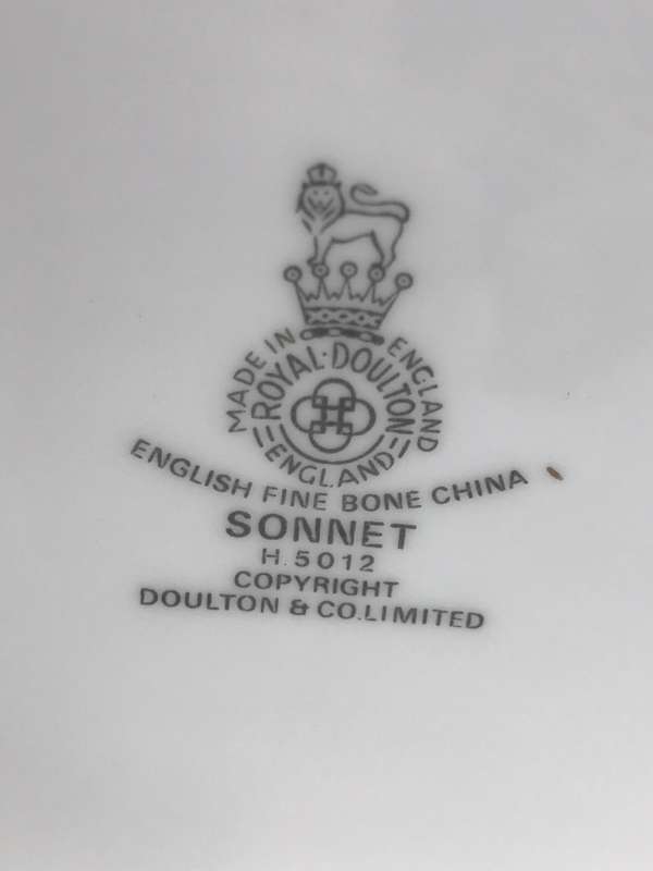 Royal Doulton Serving Plate medium Sonnet H5012