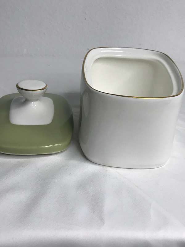 Royal Doulton Sugar Bowl with lid Sonnet H5012 Gold Guilding