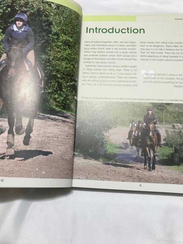 Starting out in Eventing An introduction to having fun cross-country Hans-Peter Scheunemann