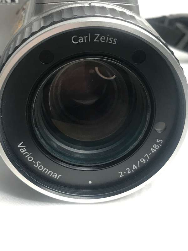 Sony MPEGMovie EX Digital Camera DSC-F707 with owners manua, carry strap, data cable no charger