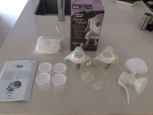 Tommy tippee manual breast pump, 2 x 150 ml bottles with handles, nr 1 teats & lids