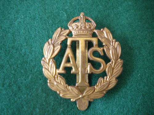 GREAT BRITAIN - AUXILIARY TERRITORIAL SERVICES  CAP BADGE K/C