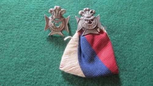 SOUTH AFRICA -  CAPE PENINSULA RIFLES PAIR WHITE METAL COLLAR BADGES