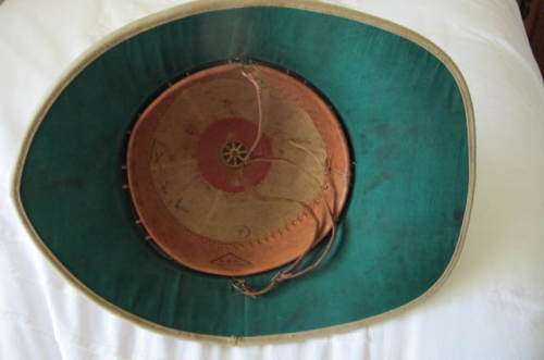 RHODESIA - BUSH WAR - BSAP PITH HELMET AND BADGE SIZE MEDIUM