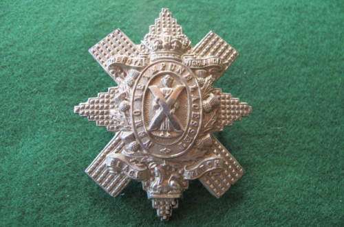 BRITAIN -  THE ROYAL HIGHLANDERS - BLACK WATCH CAP BADGE QVC