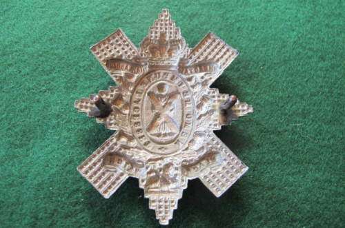 BRITAIN -  THE ROYAL HIGHLANDERS - BLACK WATCH CAP BADGE QVC