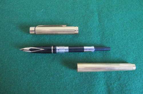 SHEAFFER GOLD PLATED FOUNTAIN PEN - MADE IN THE U.S.A.