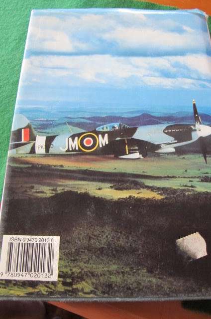 RHODESIA - WAR IN THE AIR - RHODESIAN AIR FORCE 1935 -1980 - HARDBACK - GOOD CONDITION