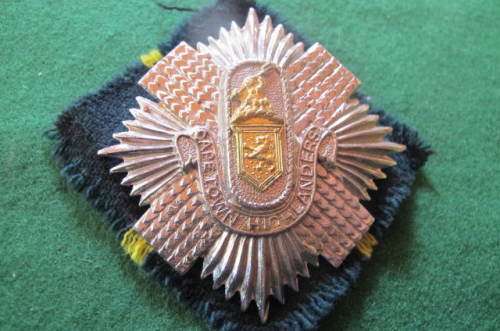 SOUTH AFRICA - SOUTH AFRICAN ARMY - CAPE TOWN HIGHLANDERS TAM-O-SHANTER BADGE